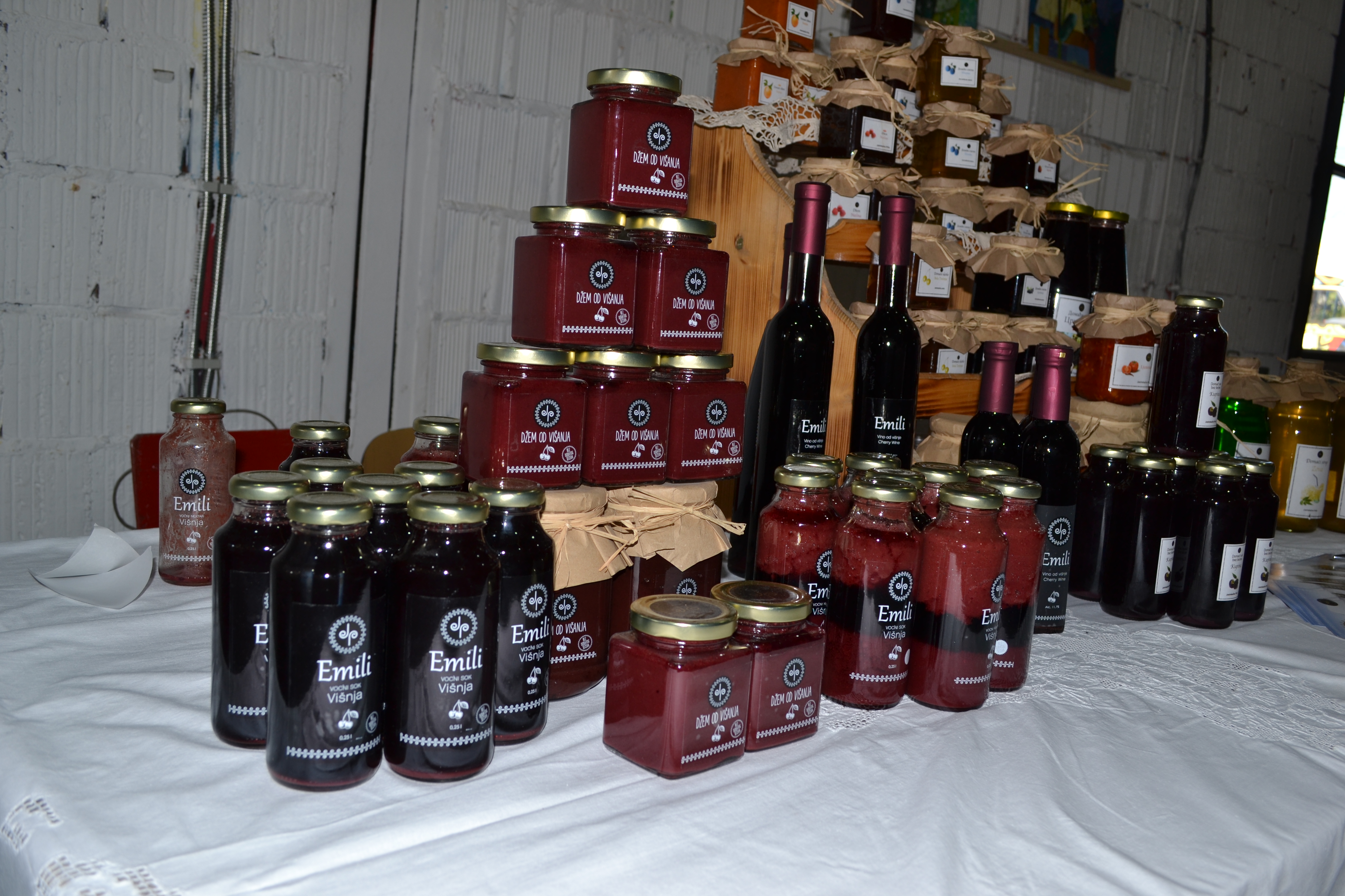 Matični sok višnja 100% voće bez dodatog šećera