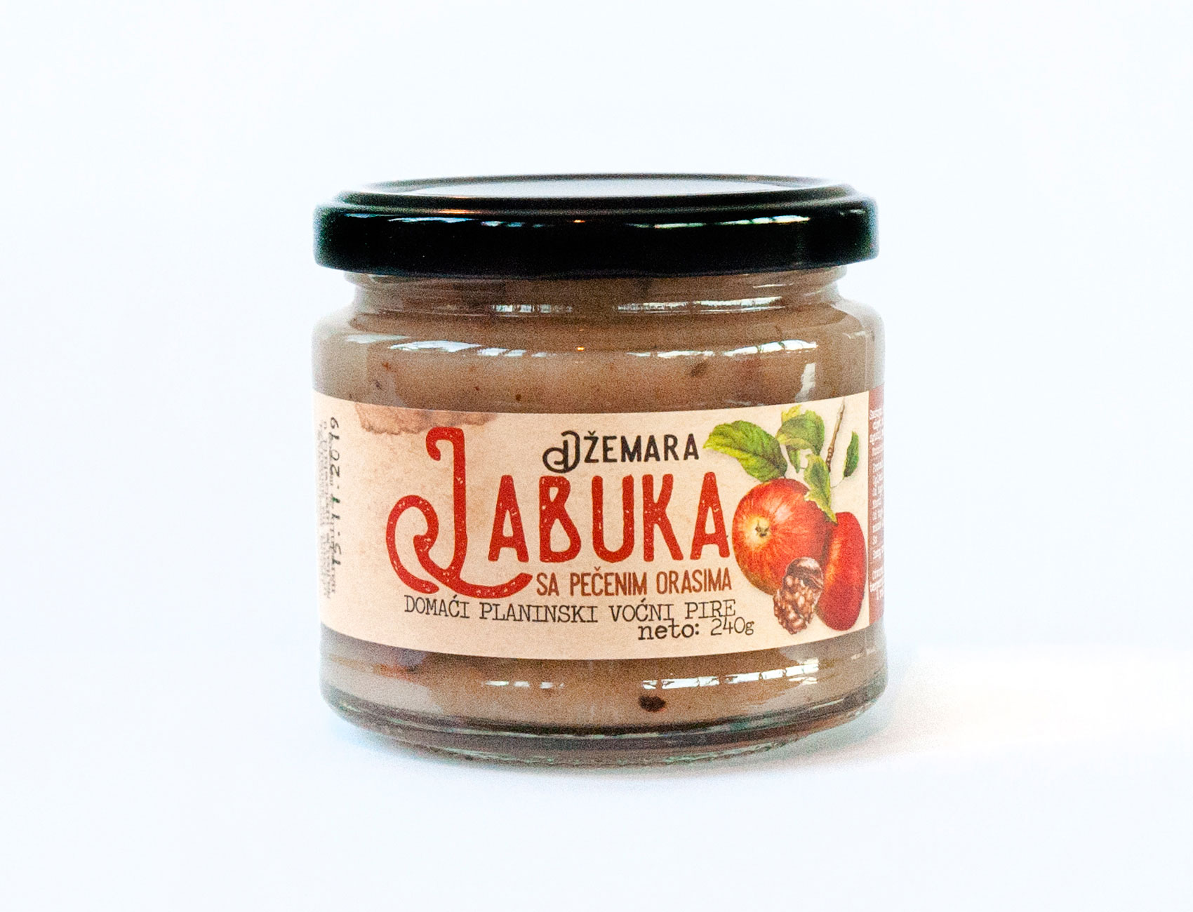 Pire od jabuke sa pečenim orasima