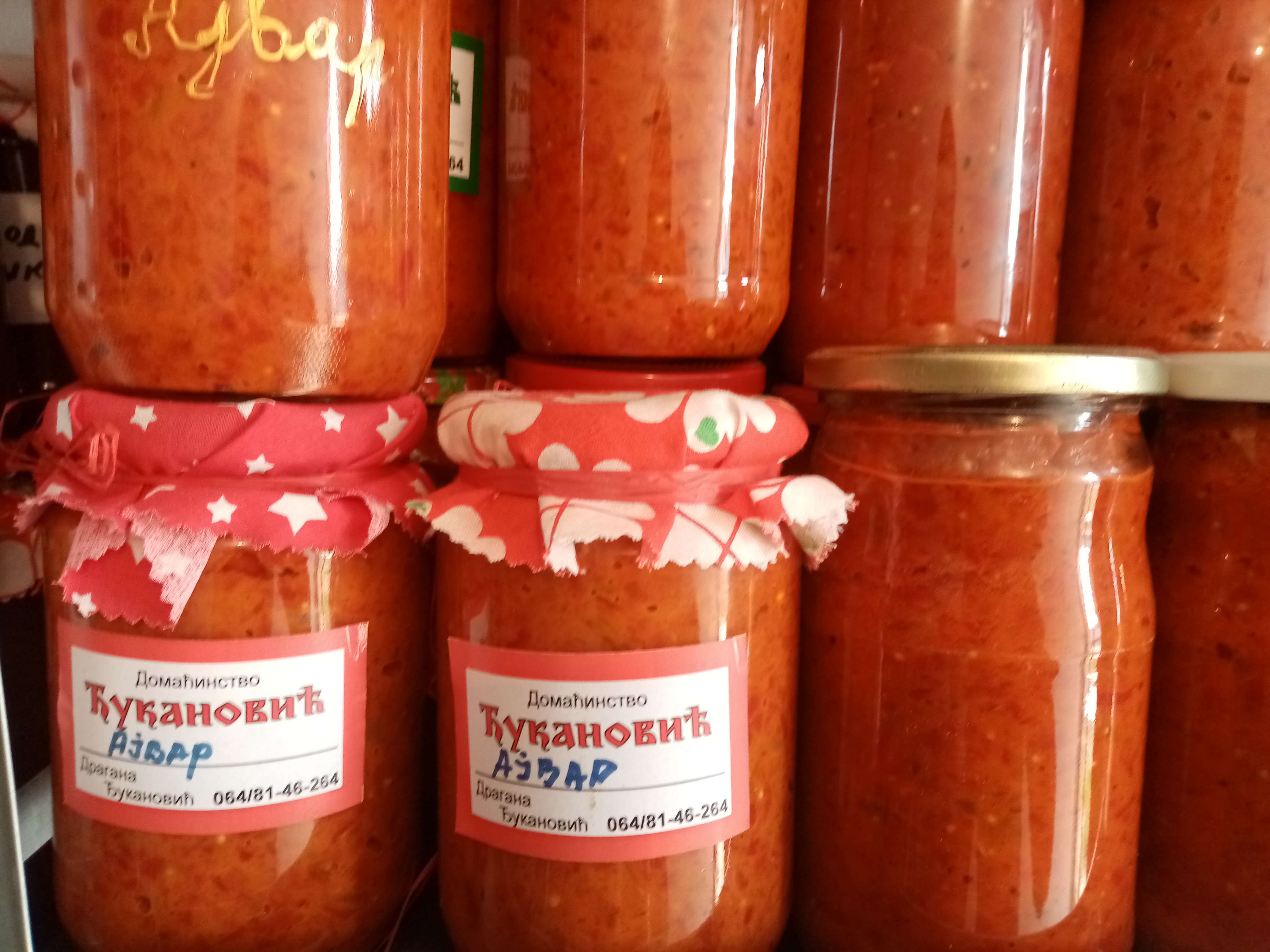 Ajvar od cepkanih paprika