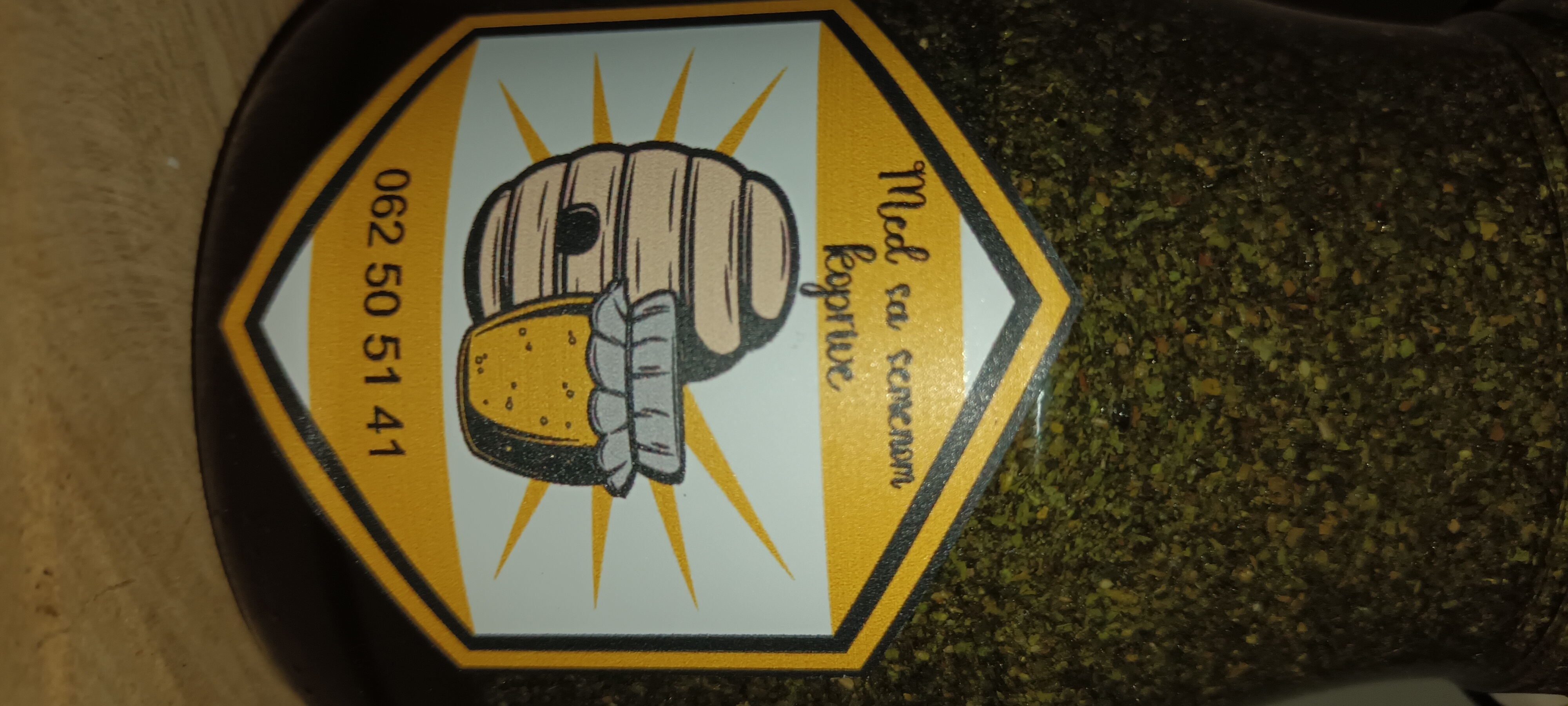 Med sa semenom koprive 400gr